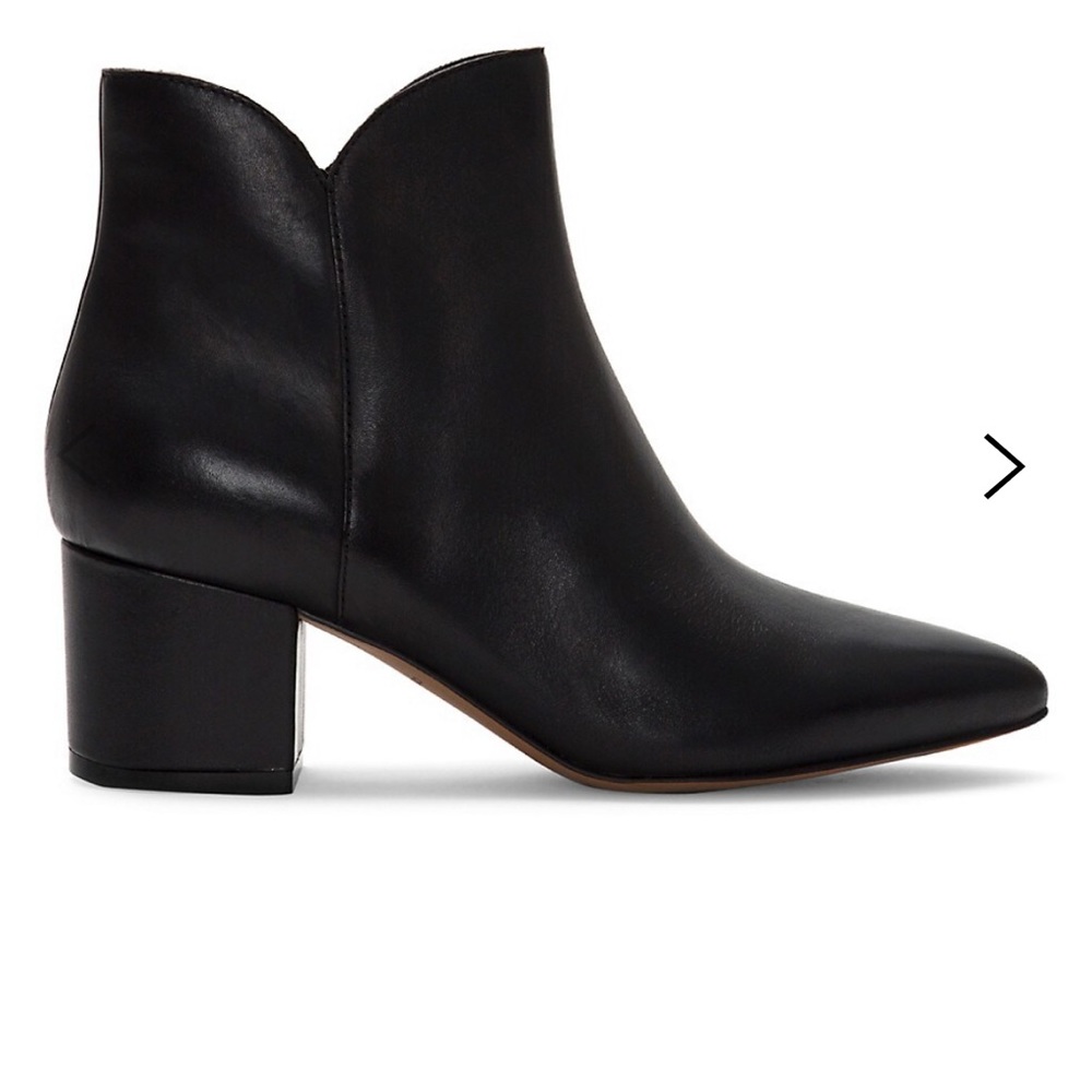 Cole Haan Elyse Black leather bootie size 10